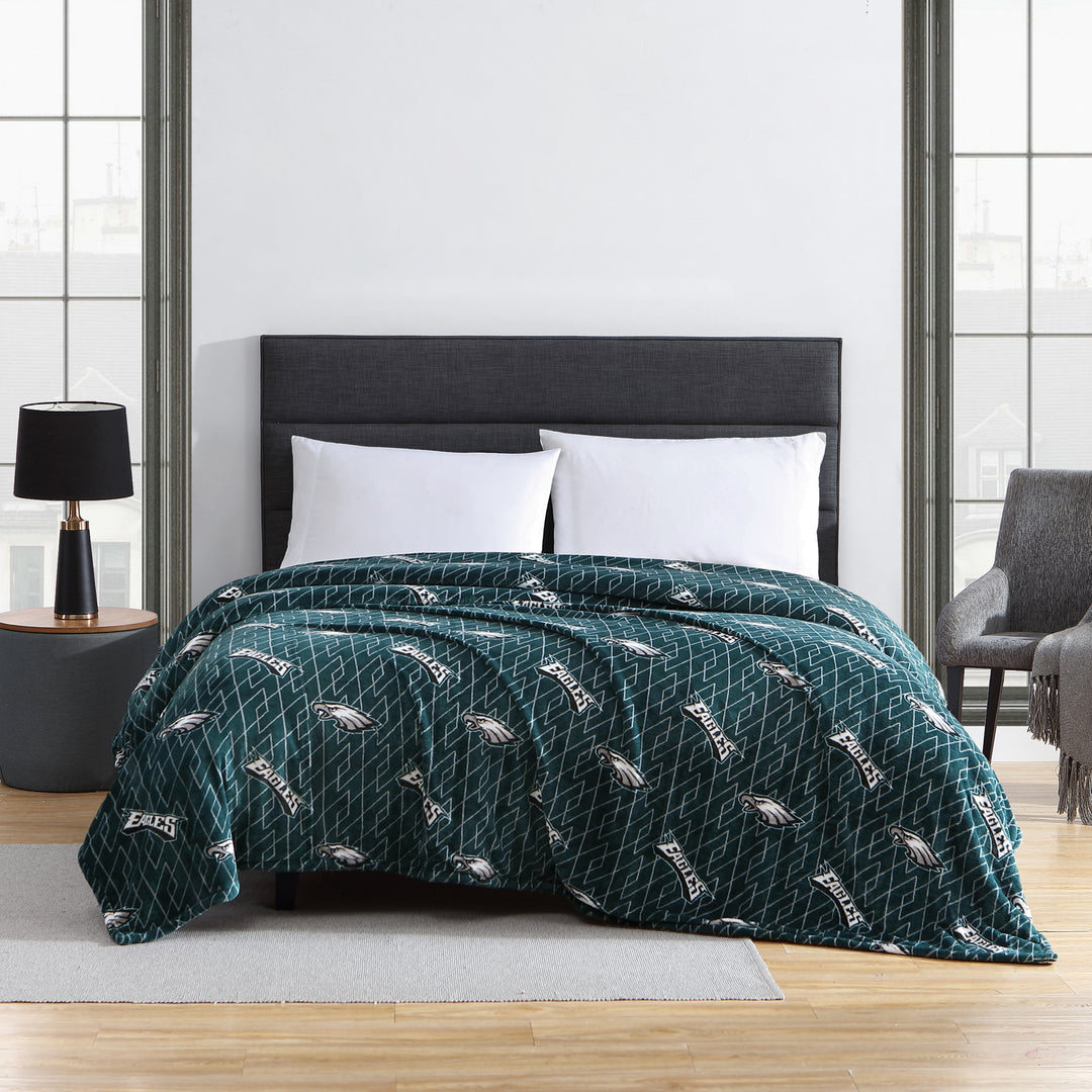 LINK - 8' x 8' Family Blanket  - Team: Philadelphia Eagles