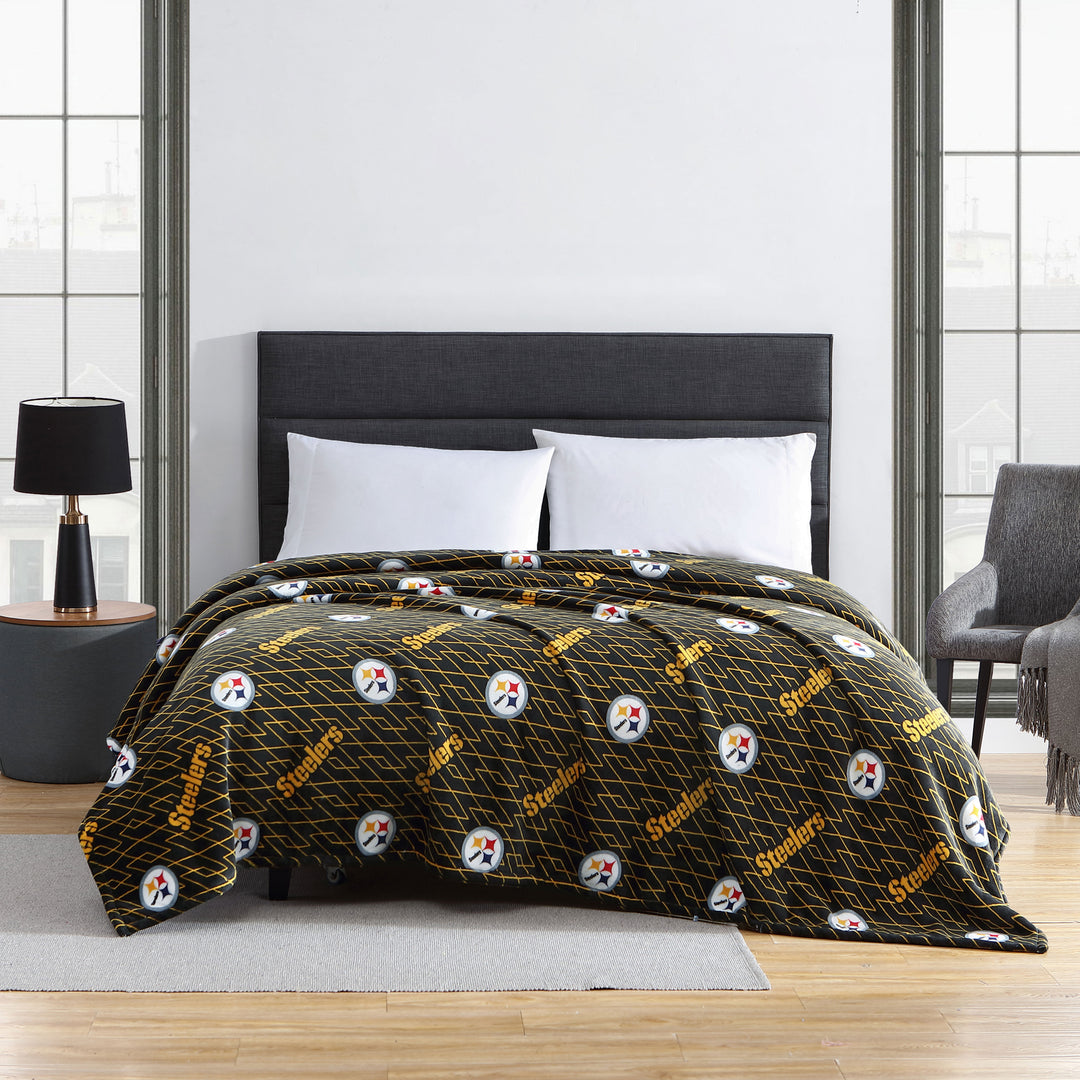 LINK - 8' x 8' Family Blanket  - Team: Pittsburgh Steelers